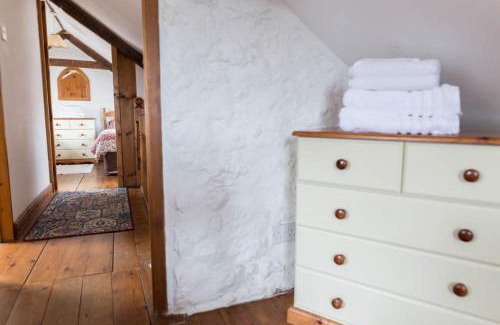 North Cornelly Apartment | Discover The Granary: Oceanfront Bliss with Private Beach