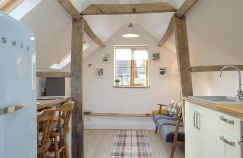 Clee Saint Margaret House | Discover The Granary: Family-Friendly Retreat with Top Ratings