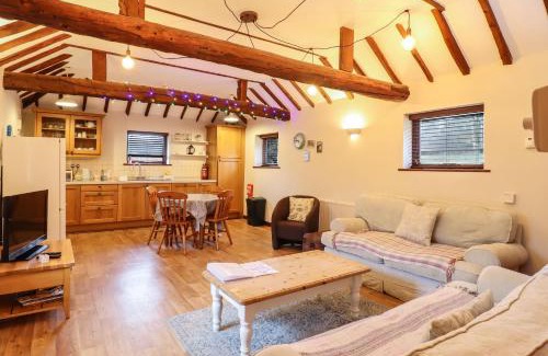Colchester House | Discover The Granary: Pet-Friendly Haven with Pool
