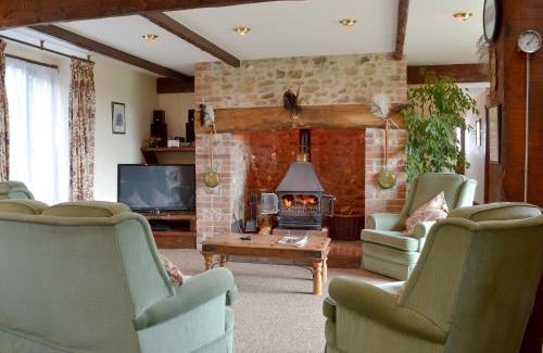 Colyton House | Experience The Granary: Family-Friendly Comfort Awaits