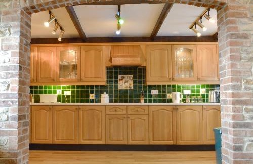 Colyton House | Experience The Granary: Family-Friendly Comfort Awaits