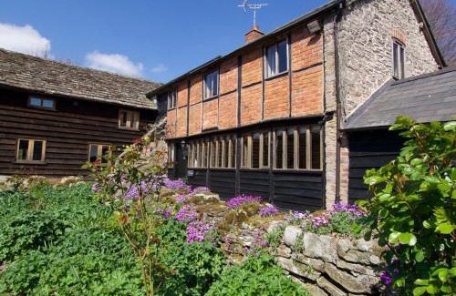 Westbrook Court House | Discover The Granary: Pet-Friendly Haven with 9.3 Rating