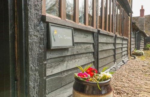Westbrook Court House | Discover The Granary: Pet-Friendly Haven with 9.3 Rating