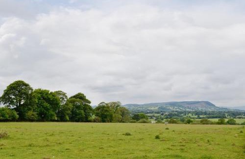 Clitheroe House | Discover The Granary: 4-Star Comfort for Families & Pets