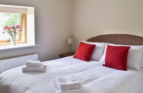 Clitheroe House | Discover The Granary: 4-Star Comfort for Families & Pets