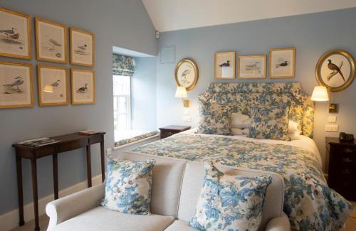 Hunspow Cabin | Relax at The Granary Lodge Bed & Breakfast: 9/10 Rating