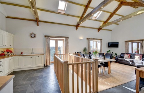 Barnstaple House | Unwind at The Granary, Muddiford: Spa & Pet-Friendly Haven