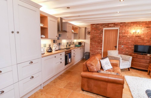 Askham Apartment | Pet-Friendly Getaway at The Granary with Garden Oasis