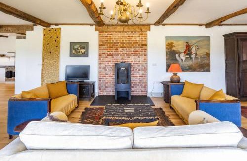 Foxley House | Wood Farm Barn: Guest Rated 10/10 with Countryside Views