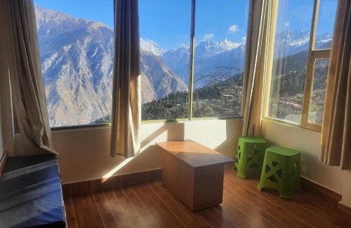 Auli House | Budget-Friendly Comfort at The Grand Apple - Pet Friendly Stay