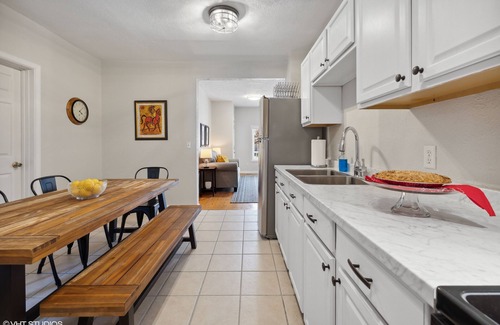 Three Oaks House | Discover The Grand Elm: Perfect Family Retreat in Three Oaks