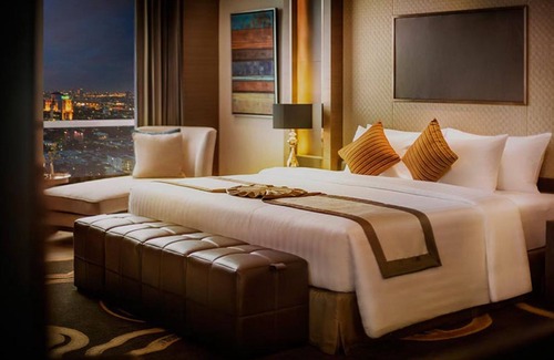 Hua Mak Hotel | Elegant Getaway at The Grand Fourwings Convention Hotel