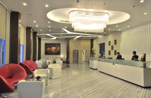 Gomti Nagar Hotel | Explore The Grand JBR: Family-Friendly & Highly Rated Stay