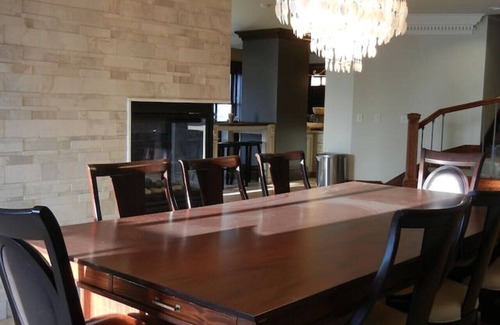 Downtown Lincoln Apartment | Indulge in The Grand Manse Penthouse - Downtown Retreat