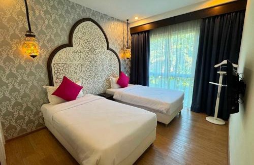 Rim Tai Hotel | Explore Palette The Grand Morocc Hotel with Oceanfront Views