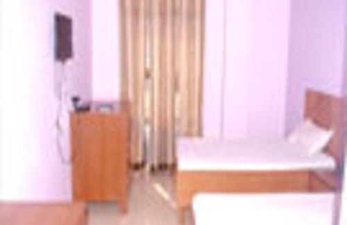 Jaunpur Hotel | Discover The Grand Utsav Motal: Family-Friendly Escape