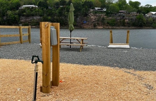 Flatwoods RV Rental | Experience The Grand View by Kentucky Lake with Breakfast