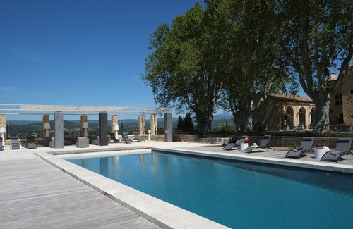 Bonnieux Villa | Discover The Grande Bastide du Domaine Luccia's Ocean Views