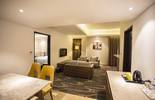 Banani Hotel | Unmatched Comfort at Golden Tulip The Grandmark Dhaka