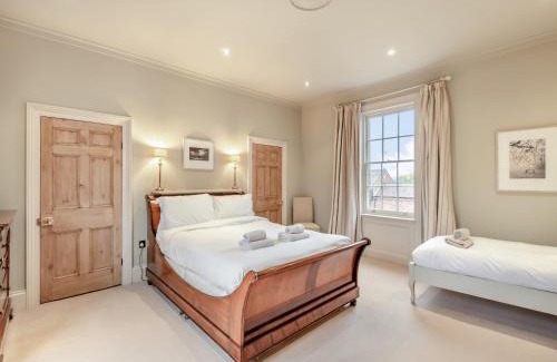 Sculthorpe House | Elegant Getaway at The Grange Farmhouse - 5-Star Stay