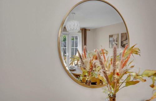 Martlesham Heath House | Elegant Escape at The Grange Luxe3 - Pet & Child Friendly