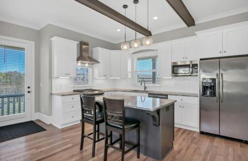 Arsenal Hill House | Inviting Escape at The Graveyard - Downtown, 4-Star Hotel