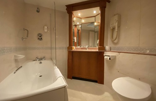 Great Barr Hotel | Great Barr Hotel: Family-Friendly Stay with Breakfast Included