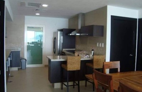 Ixtapa Condo | Unforgettable Retreat at The Great Escape - Oceanview Penthouse