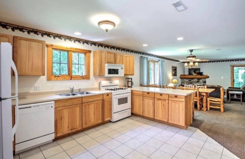Oglesby House | Escape to North Utica: Pet-Friendly Getaway with Spa