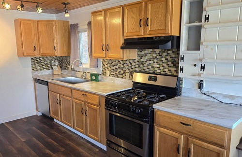 Hartland House | Experience Kayaking and Lake Views at The Great Moose