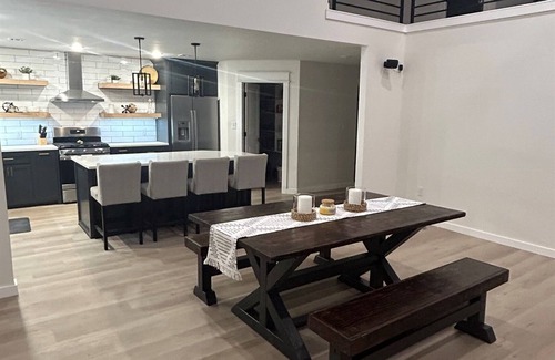 Enid House | Discover The Great Plains Escape: Family-Friendly Retreat