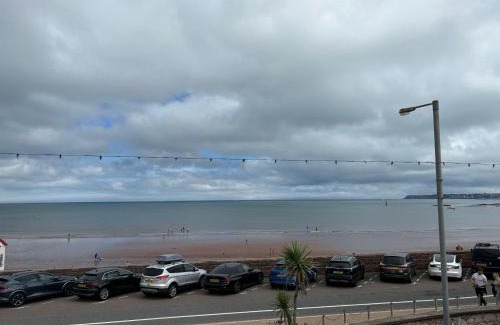 Roundham House | Oceanfront Escape at Great Western Hotel Guest House