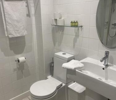 Middleton Cheney Bed & Breakfast | Discover The Great Western Arms: Pet-Friendly Retreat
