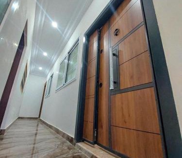 Elmina Bed & Breakfast | Relax at The Green Condo with Breakfast & Hot Tub Access