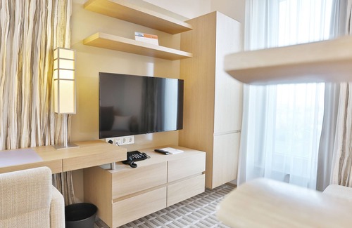 Widdersdorf Hotel | Eco-Friendly Retreat at The Green with Family Amenities