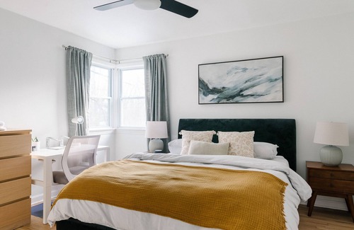 Brecksville House | Experience The Green Door Guesthouse Near Cuyahoga Valley