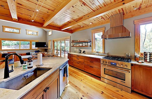 Pisgah Forest House | Welcoming The Green Estate: Perfect for Families and Pets