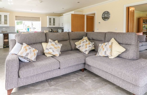Bramshall House | THE GREEN, family friendly, luxury holiday cottage in Uttoxeter