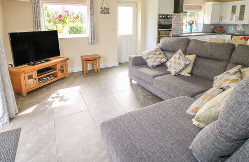 Bramshall House | THE GREEN, family friendly, luxury holiday cottage in Uttoxeter
