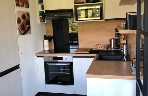 Giez Condo | Idyllic Retreat Near Golf Course and Serene Lake, 9.4/10