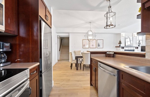 The Blue Mountains Apartment | Scenic Rivergrass Home with Mountain and Golf Course Views