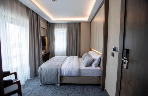 Topkapi Hotel | Discover Comfort at The Green Hotel - Family-Friendly Retreat