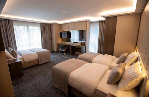 Topkapi Hotel | Discover Comfort at The Green Hotel - Family-Friendly Retreat