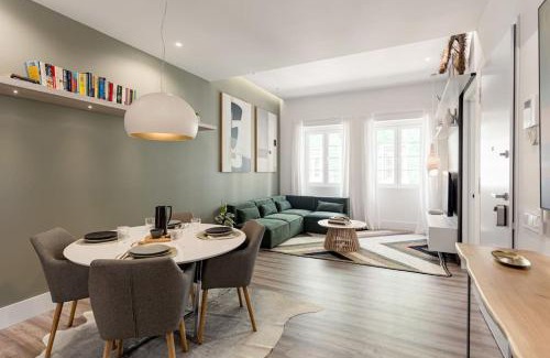 Merces Apartment | Discover The Green House: Family-Friendly Retreat in Principe Real