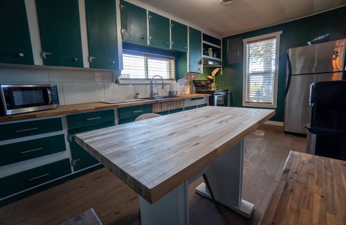 Fort Klamath House | Explore The Green House Near Crater Lake National Park