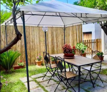 Serrano Apartment | Pet-Friendly Retreat at The Green House Bed & Breakfast