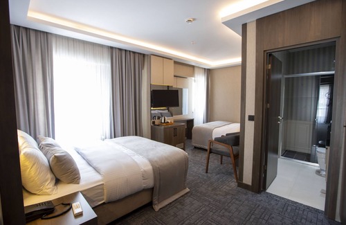 Topkapi Hotel | Discover Comfort at The Green Otel with Family-Friendly Amenities