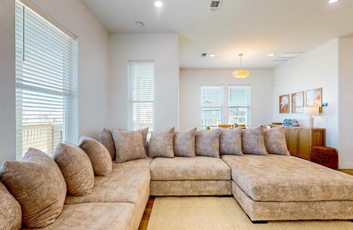 Pointe San Luis House | The Green Palm