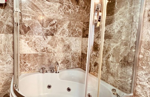 Talimhane Hotel | Discover The Green Park Taksim: Pool, Spa & Family-Friendly
