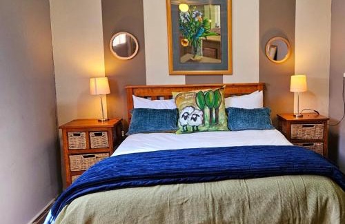 Colchester Apartment | Cozy Oceanfront Retreat at The Green Tree Cottages